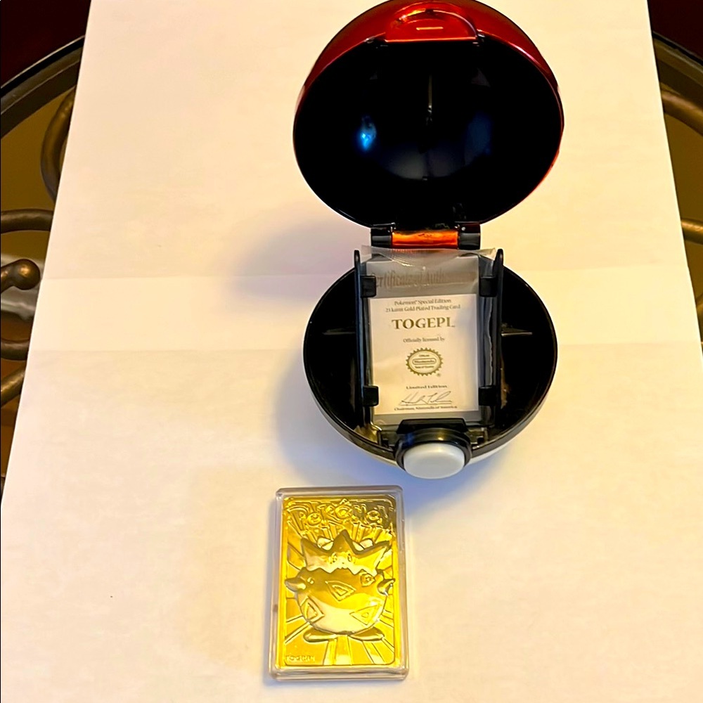Pokémon 1999 Togepi Gold Plated Card & COA & RedBlackWhite Poké Ball Case